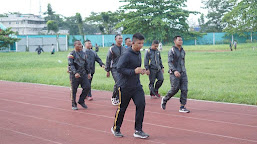 Brimob Kalbar Lari di Stadion Sultan Syarif Abdurrahman Pontianak