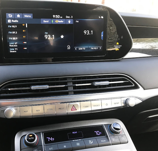 Infotainment and HVAC in 2020 Hyundai Palisade Limited AWD