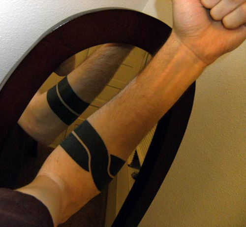 If you want to have a armband tattoo for the first time, here are some 