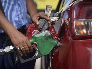 petrol-diesel-15-paise-cheaper