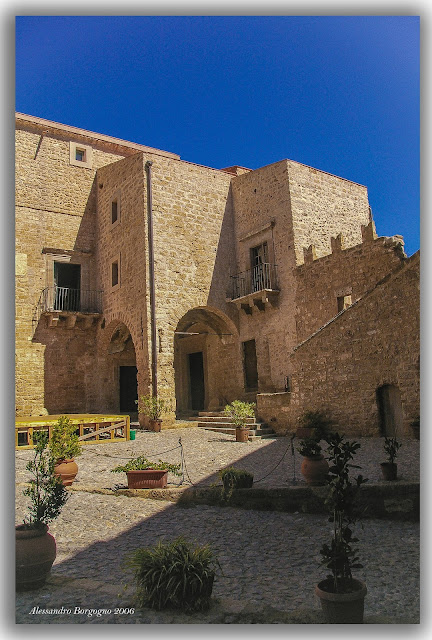 Sicilia, Castello di Carini