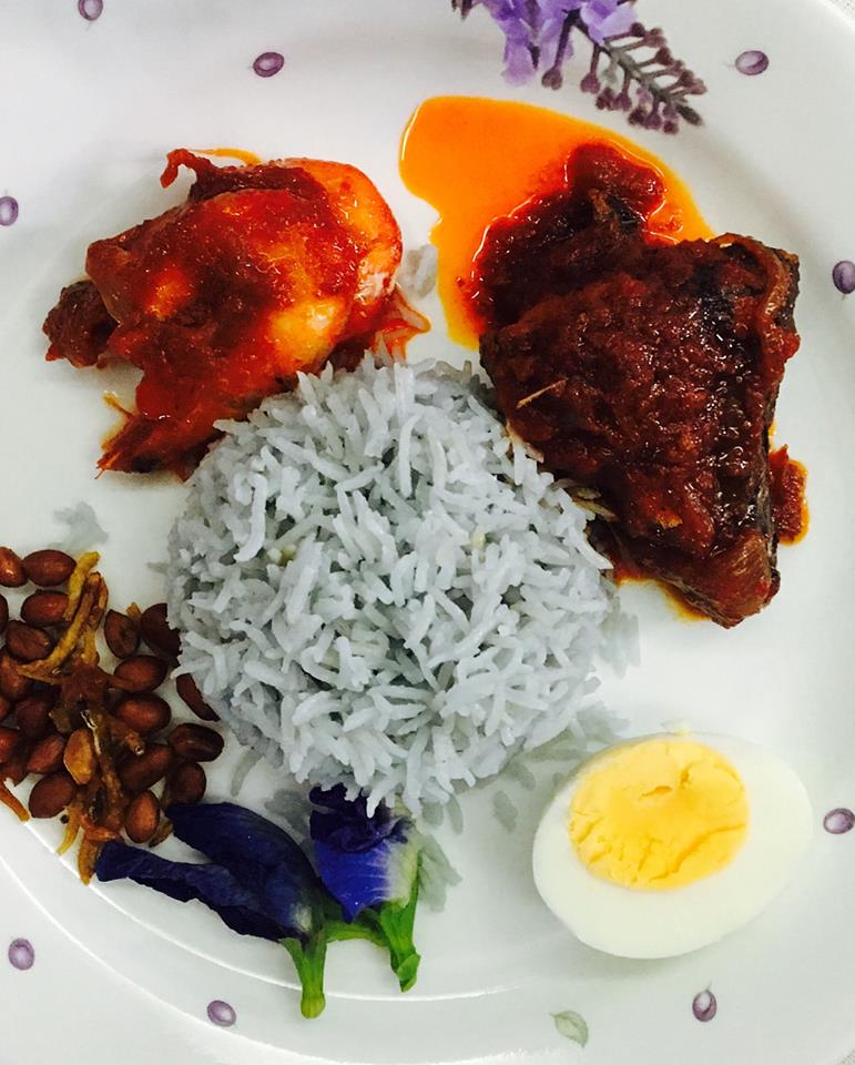 Cik Wan Kitchen: Nasi Lemak Bunga Telang