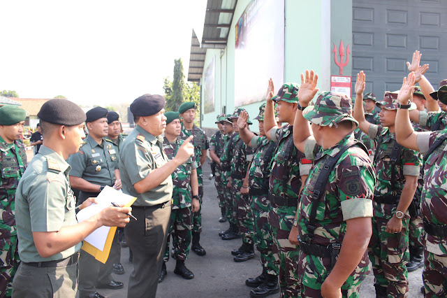 Jelang Latihan Ancab, Danpussenkav Tinjau Kesiapan Yonkav 1 Kostrad 