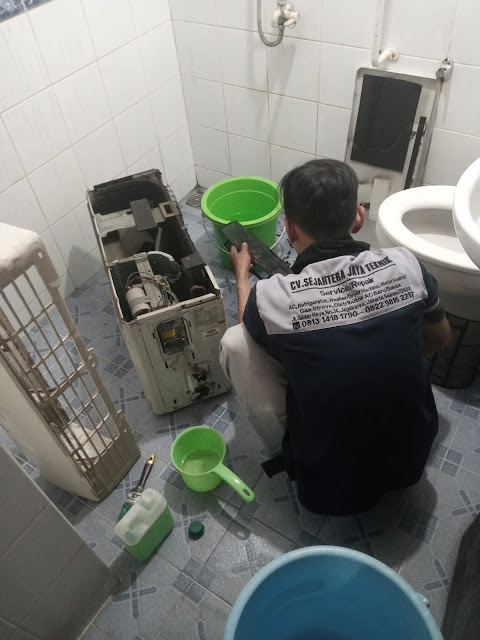 Service AC di Cawang