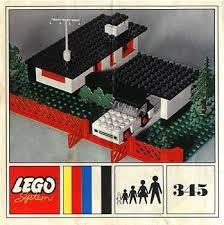 I still have this Lego house!