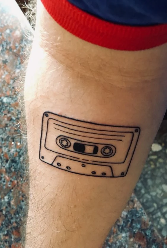 Tatuajes de cassettes de los 80 y 90