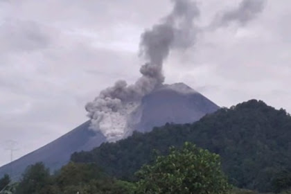 Gunung Merapi erupsi muntahkan 3 kali awan panas 