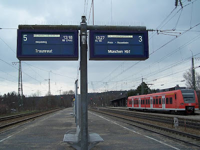 Videokamera Traunstein Bahnhof Gleis 3 und 5