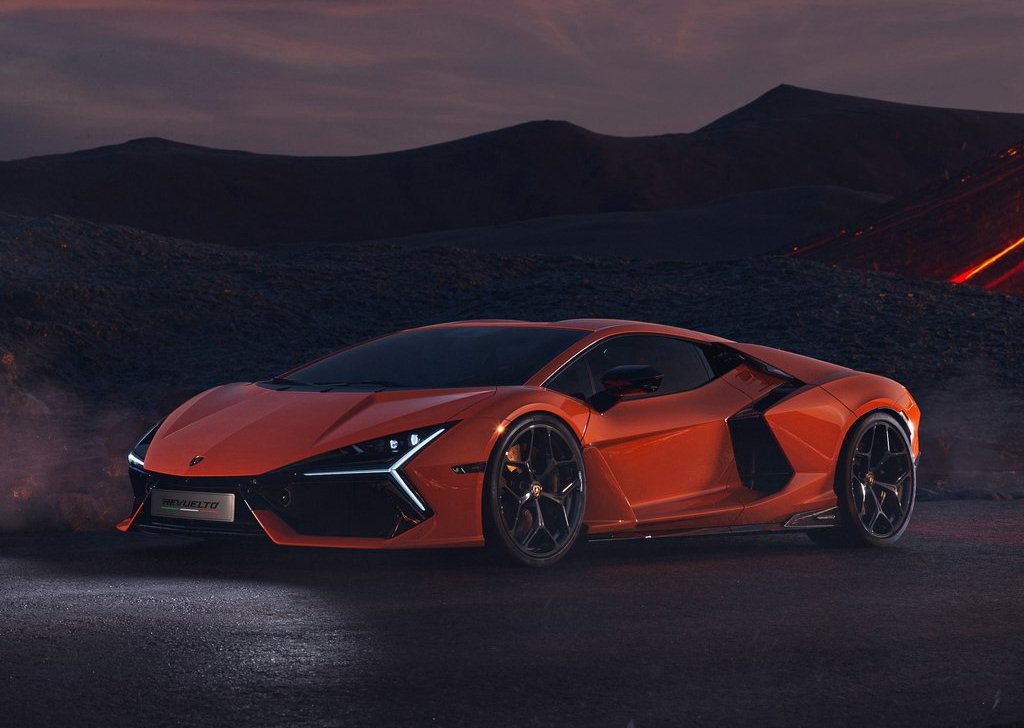 2024 Lamborghini Revuelto