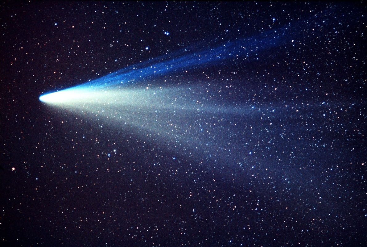 7 Contoh Komet  dan Kapan Munculnya Ruana Sagita