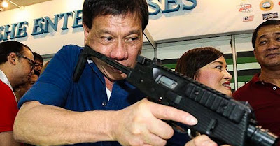 Presiden Filipina : Sekarang Militer Indonesia Bisa Kejar Bajak Laut di Perairan Filipina - Commando