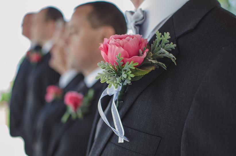 Photo Finish 28 | Groomsmen Boutonnieres | personallyandrea.com