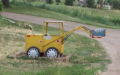 17 Unusual and Creative Mailboxes Seen On www.coolpicturegallery.net