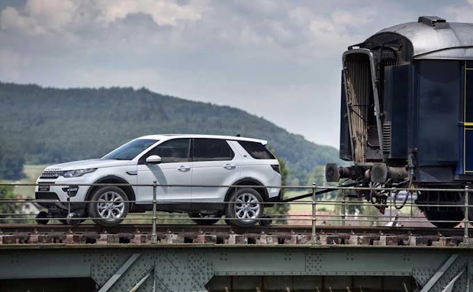 Land Rover Discovery Sport Pulls 100 - Tonne train