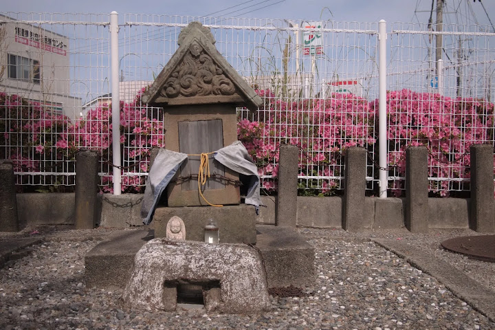 鳥取県西部の道祖神、両三柳、博愛病院前の石祠
