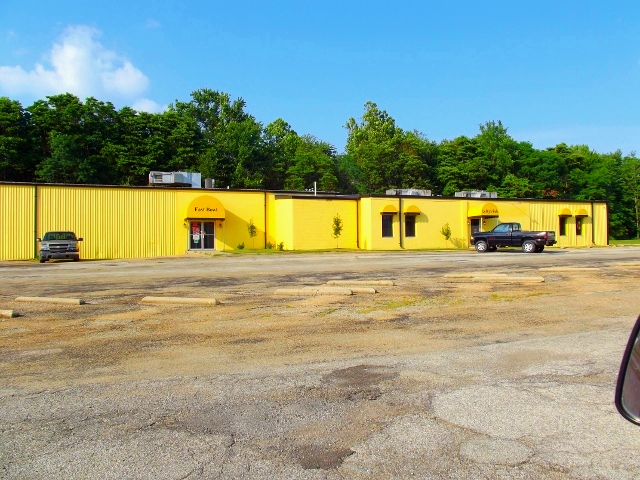 Batesville Auto Tour - Lefty's Pub