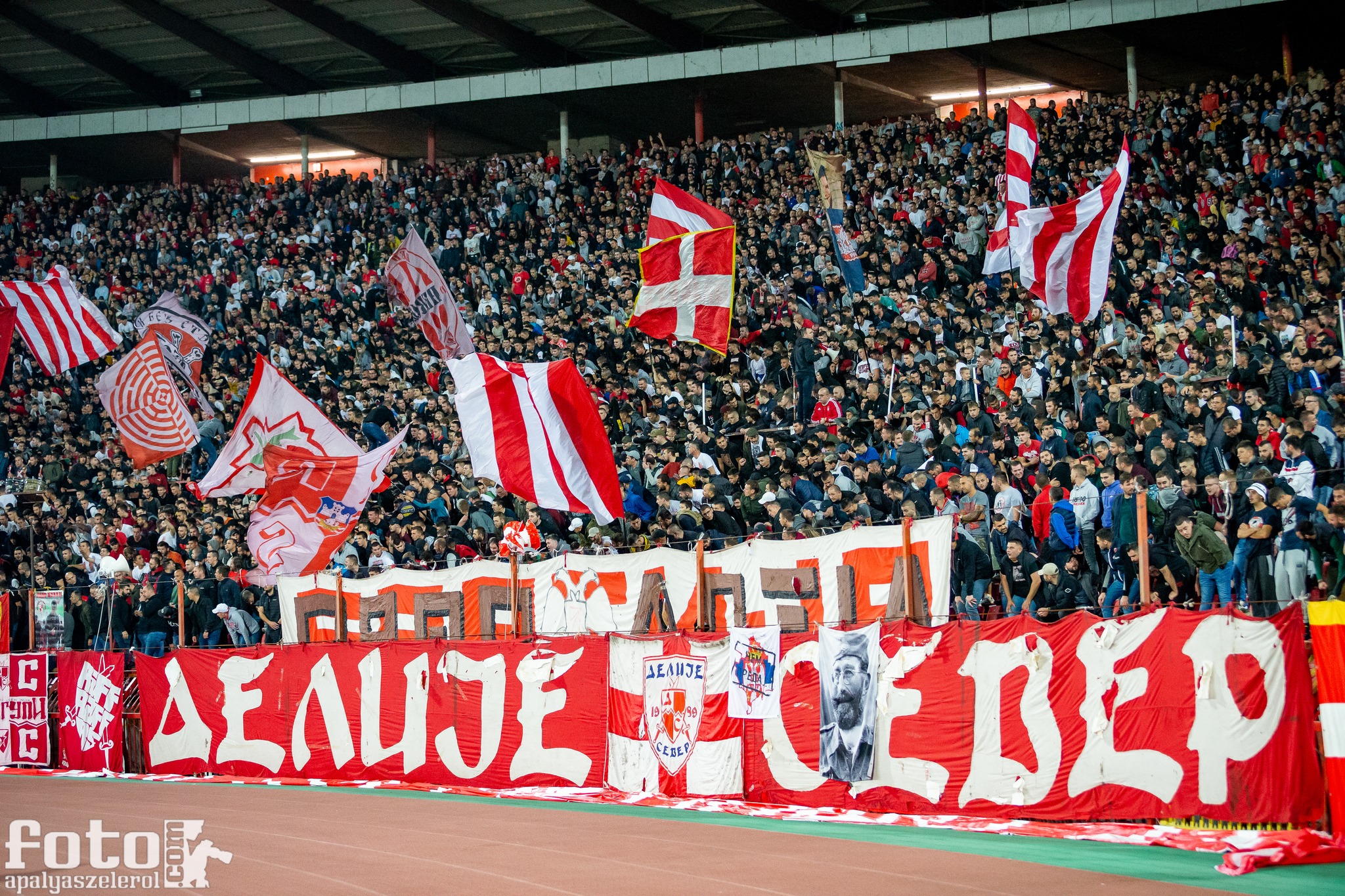 KARNYÚJTÁSNYIRA A KUPATAVASZ !, FERENCVÁROS - CRVENA ZVEZDA, EL, 2022.10.13., OLDALVONAL