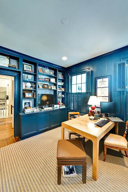 Desain Interior cat Rumah Warna Biru