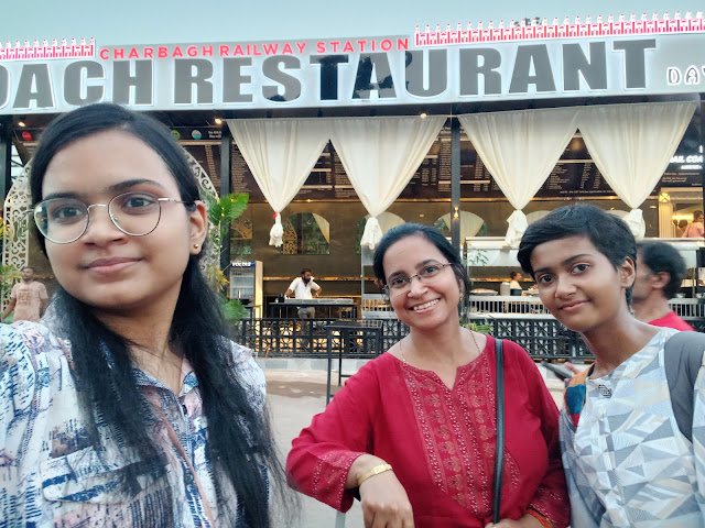 रेल कोच रेस्टोरेंट, चारबाग, लखनऊ || Rail Coach Restaurant, Charbagh, Lucknow