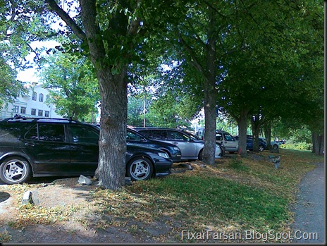 Vaxholm 5 dygns parkering under träd