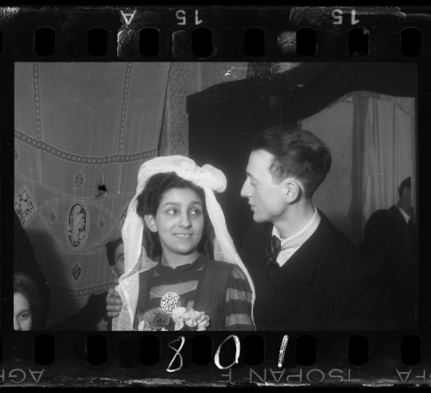 These 32 Pictures Had Been Buried For Years. The Reason Is Heart-Breaking - 1940-1944: A Wedding In The Ghetto