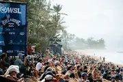 wsl billabong pro pipeline 2023 surf30 Crowd 23Pipe TYH0870 Tony Heff