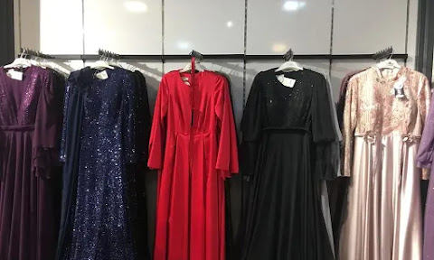 Modern Ve Genç Çiğiler Taşıyan Abiye Elbiseler Fuar Store'da!