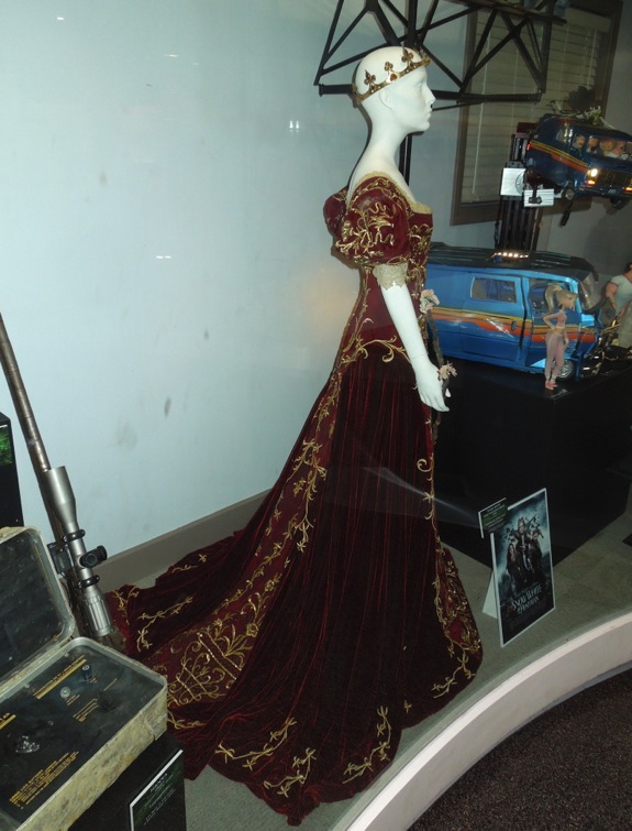 Snow White Huntsman coronation gown