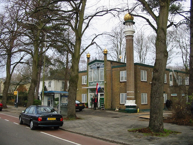 Hasil gambar untuk Masjid Mobarak, The Hague