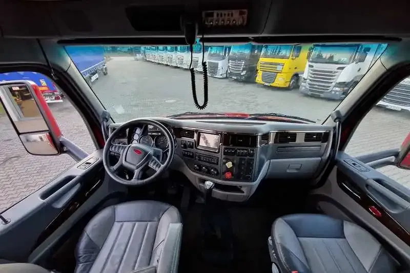 Interior Peterbilt 579 2013 à venda na Europa