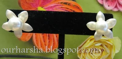 White flower Ear Stud (14)