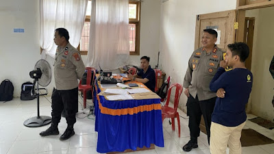 Pastikan Berjalan Aman, Kapolres Koltim Kembali Tinjau Pleno PPK Kecamatan Ladongi