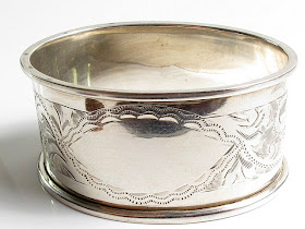 ANTIQUE STERLING SILVER ORNATE OVAL NAPKIN RING 14.8g