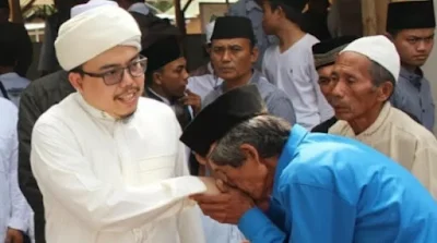 KH. Gede M. Zaenuddin Atsani
