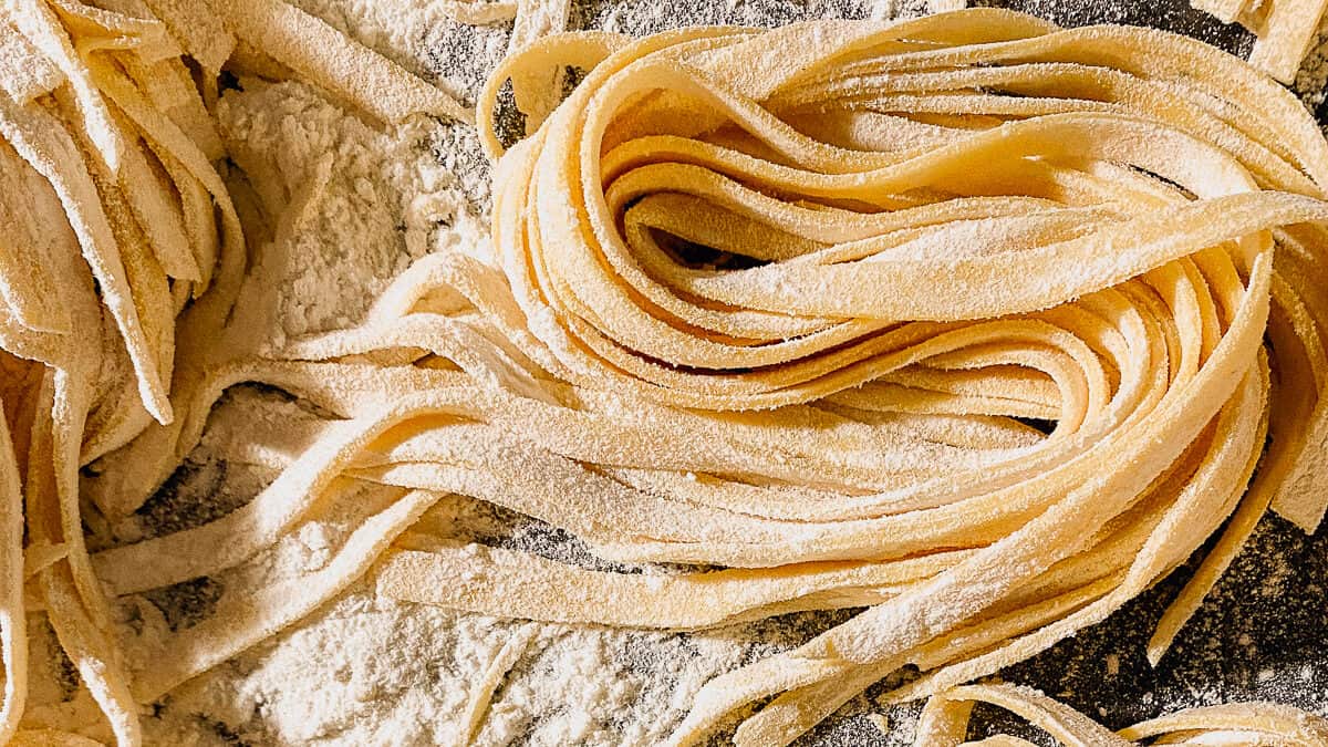 Mastering the Art of Pasta: A Guide to Authentic Italian Cuisine at Home Italian cuisine's heart beats in the rhythm of pasta-making, a craft treasured by food aficionados and a starting point for many home chefs. Perfecting pasta is both an art and a gateway to the rich world of Italian culinary delights. This article serves as your compass to navigating the intricacies of creating pasta dishes that resonate with the soul of Italy.