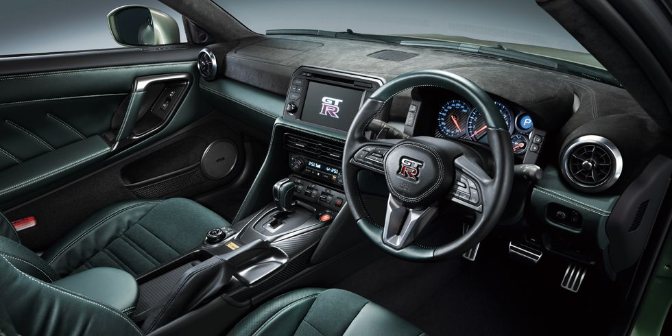 New Nissan GT-R T-Spec adds up new color range