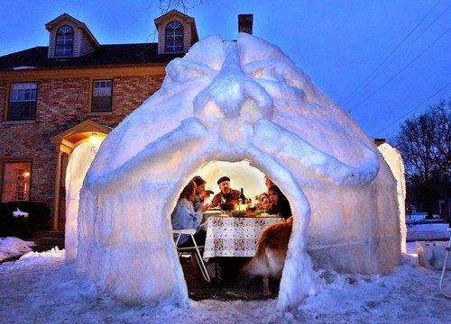 13.) For sure, the coolest dinner party you'll ever be invited to! - These Are 13 Of The Coolest Igloos From Around The World