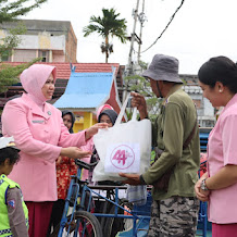  TK Kemala Bhayangkari berbagi 25 paket sembako disalurkan kepada warga kurang mampu