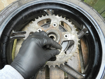 Aprilia RS 125 Rear wheel and Chain and sprocket removal replacing - how to change