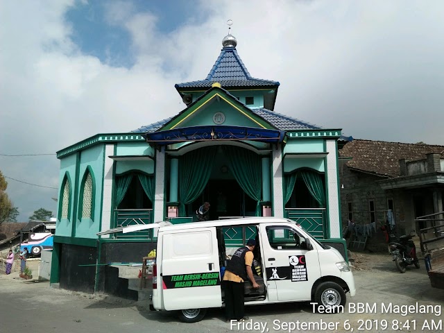 Kegiatan Bersih-bersih Masjid Abu Bakar Ash Sidiq dan Masjid Nururoin Desa Ngrangkah Petung Kecamatan Pakis Kabupaten Magelang