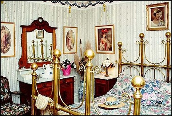 victorian bedroom victorian furniture victorian bedroom decorating ideas