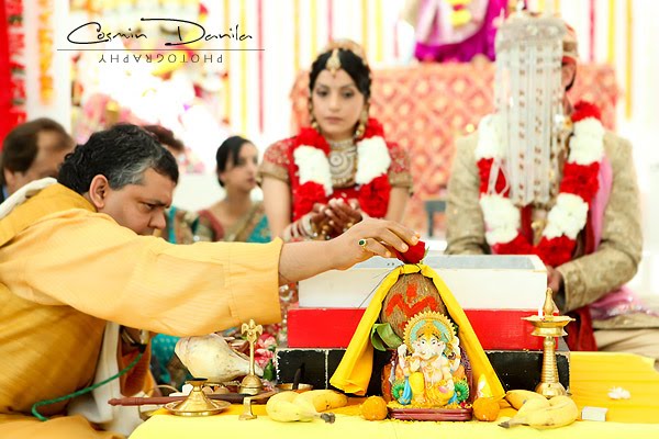 Fire is one of the main elements of the Hindu wedding ceremony