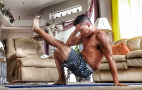 PIYO One Arm Body Lifts into Crunch