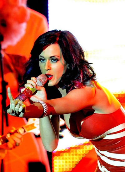 gallery_main-katy-perry-concert-titties-008