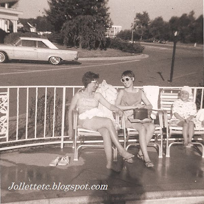 Mary Davis Slade, Wendy Slade, Mary Jollette Slade at Governor's Hotel, Falls Church, VA 1966