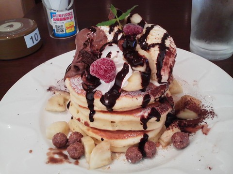 バースデーパンケーキ1 デニーズ名古屋東新町店