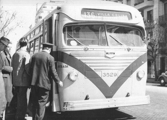 Año 1948 MACK de la entonces Línea 136 llegaba a Villa Celina.