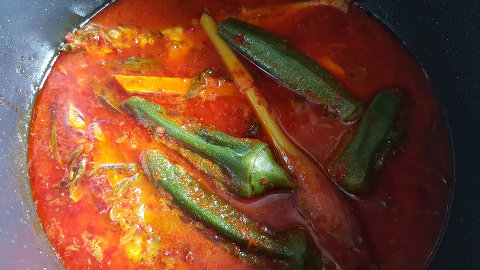 Tinta Si Isteri Mekanik: RESEPI : ASAM PEDAS IKAN SELAR 