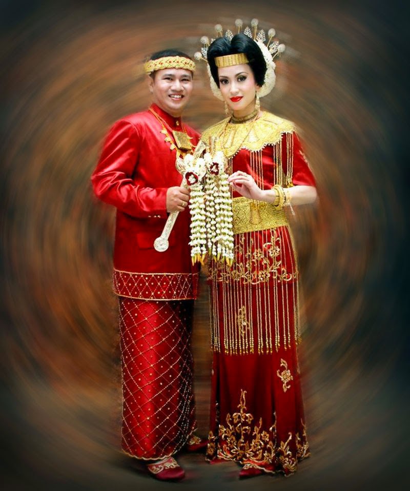 Contoh pakaian adat suku di Indonesia - Sejarah Nasional 