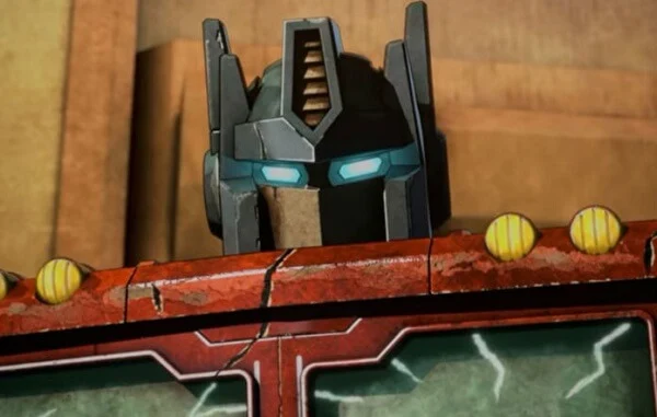 Transformers yeni bir animasyon üçlemesi ile geliyor - İşte, ilk fragman